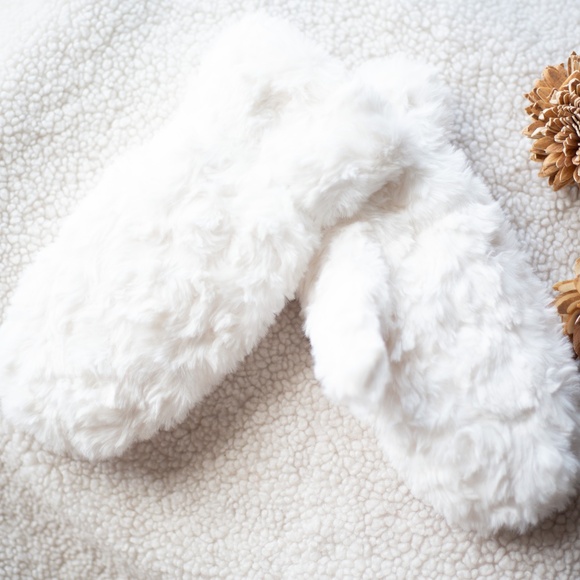 New Women's Mittens White Faux Fur Lined Winter Fashion Gloves Cozy luxury - Picture 3 of 9